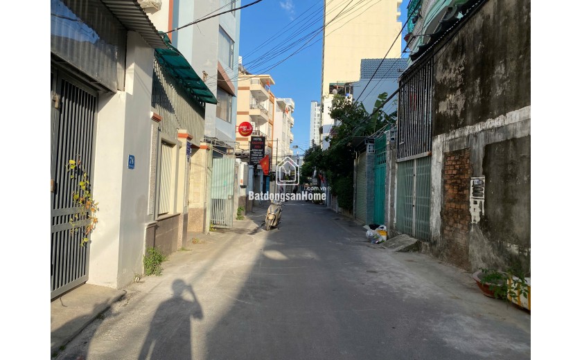 Bán nhà 2 tầng mặt tiền Nguyễn Khánh Toàn, cách biển 300m, giá 6,9 tỷ